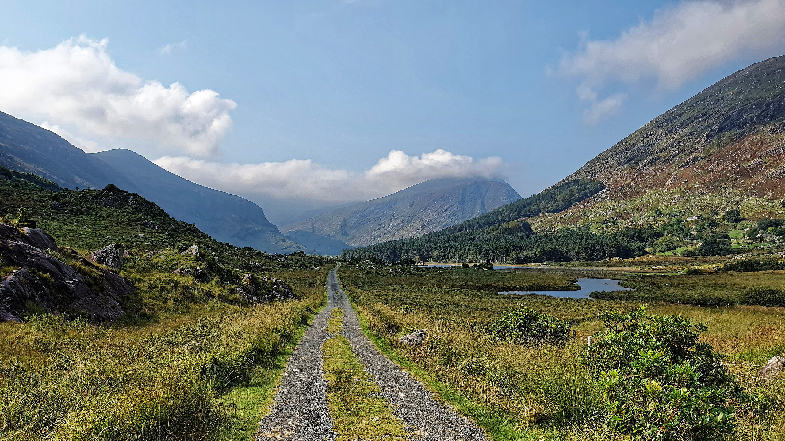 Heading west toward Lake Cummeenduff