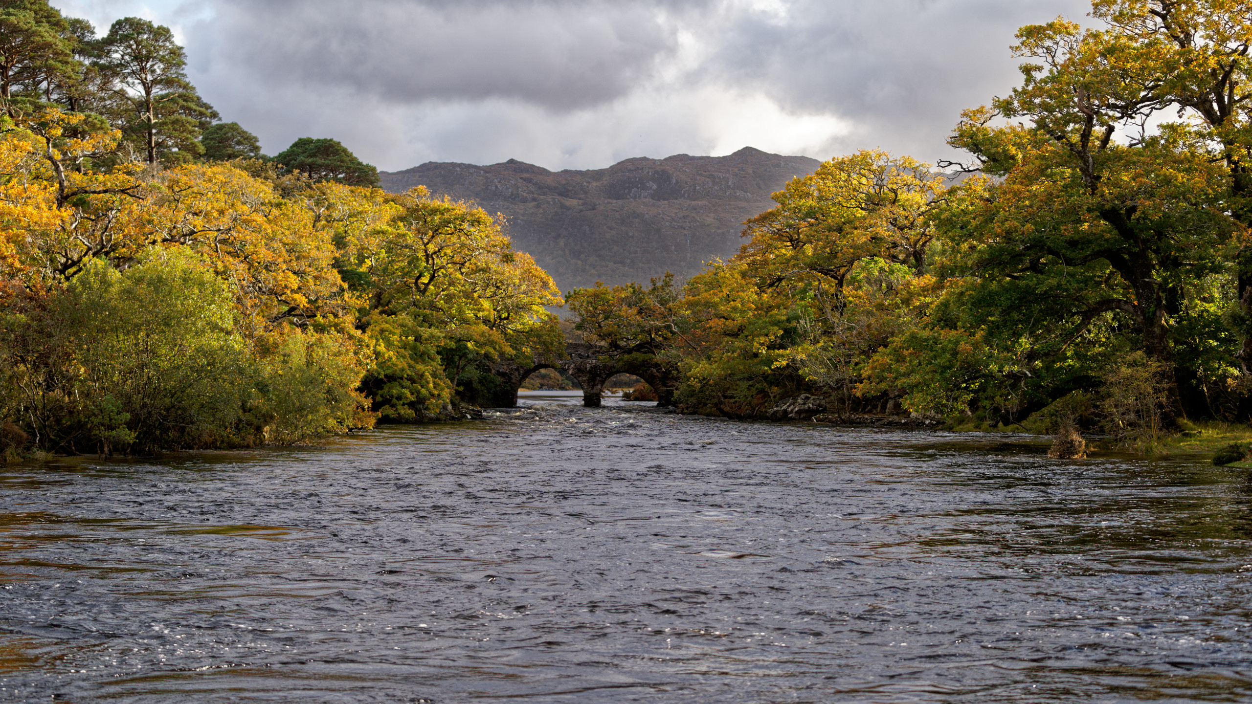 The Old Weir Bridge in October