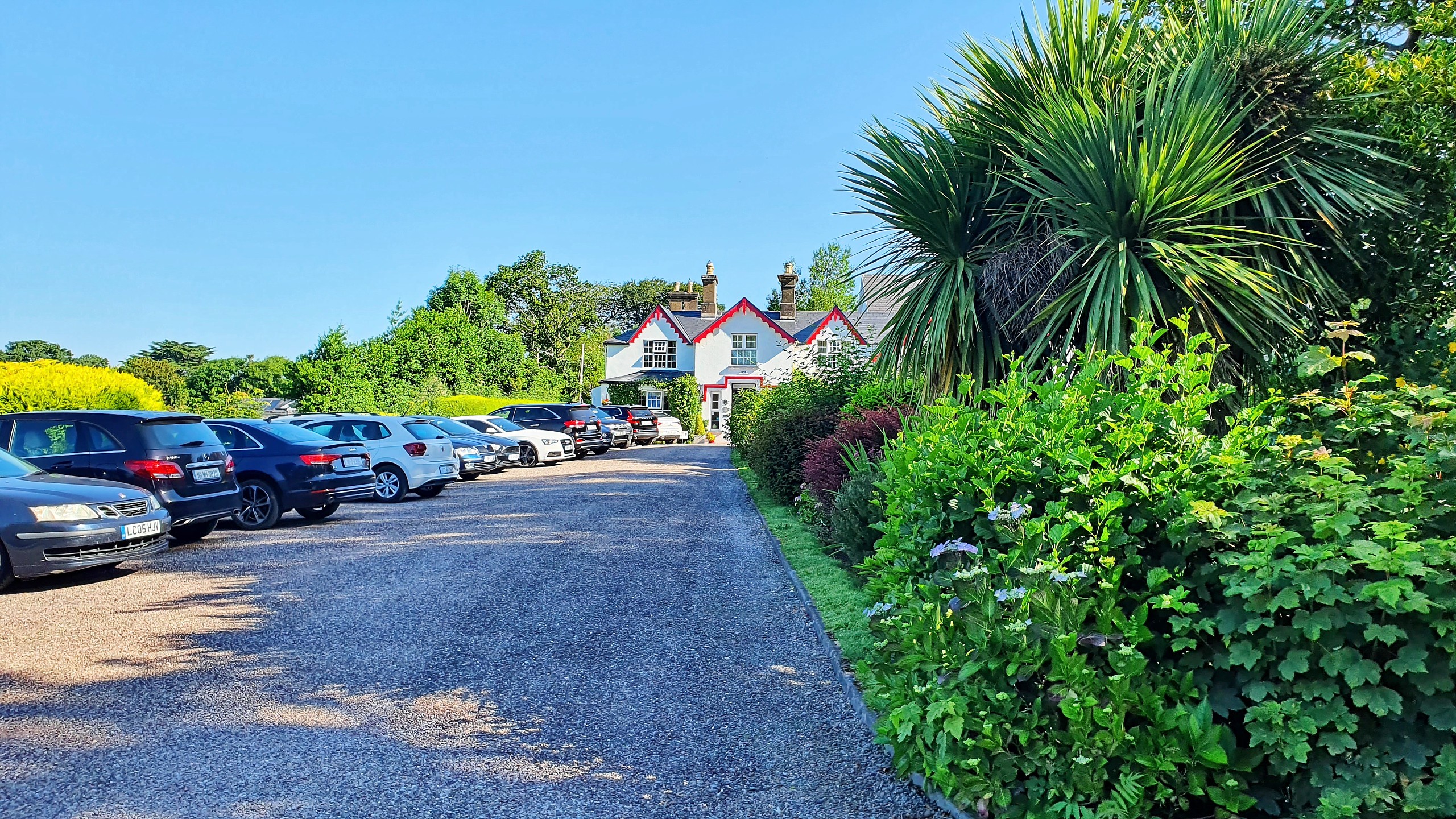 The front entrance to Killeen House Hotel.
